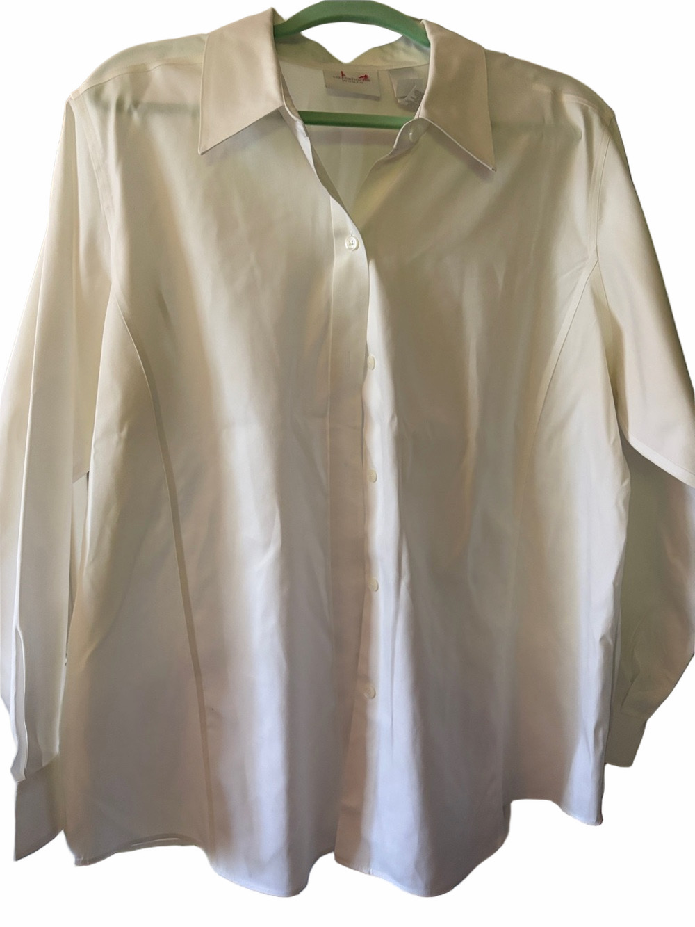 Liz Claiborne woman 16W no -Iron fitted white button down blouse.